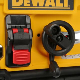 DEWALT 15 Amp Corded 10 in. Jobsite Table Saw With Rolling Stand – DWE7491RS
